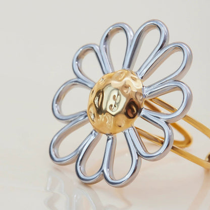 Bold Daisy Dual-Tone Adjustable Ring JLTR