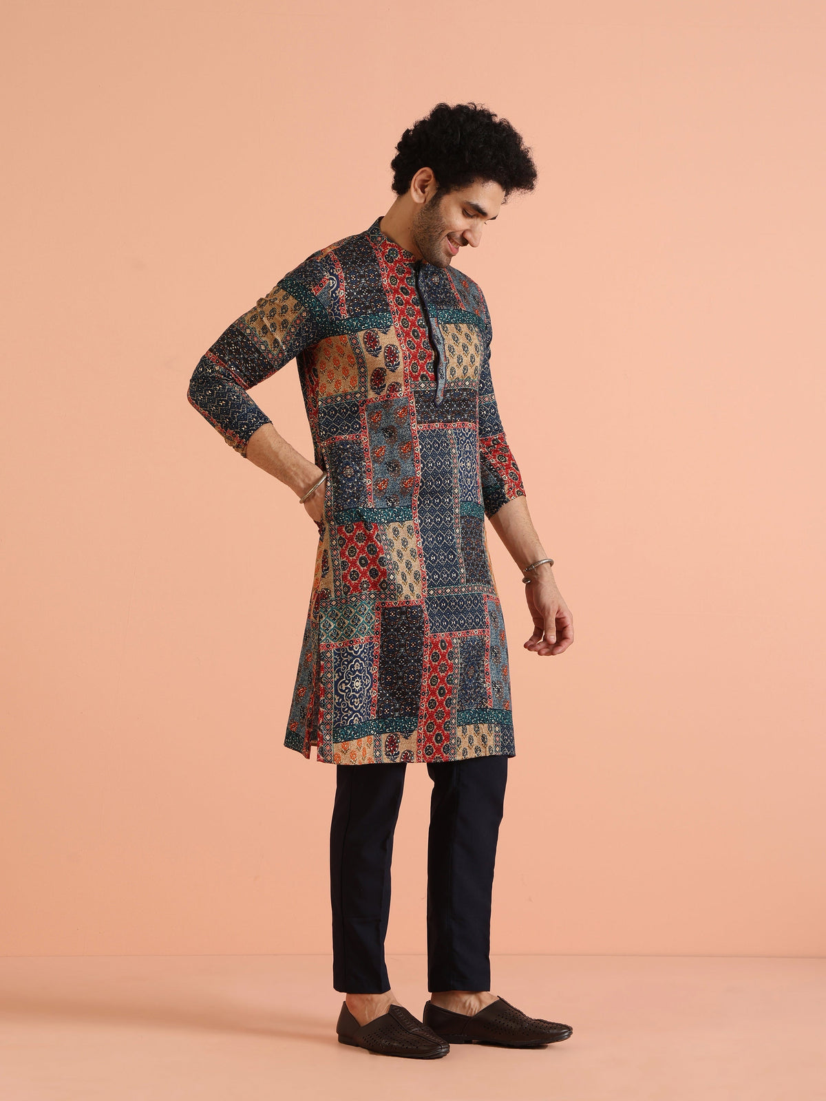 Kisah Men's Blue-Multicolor Long Kurta