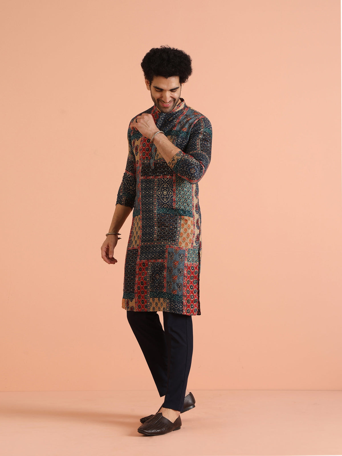 Kisah Men's Blue-Multicolor Long Kurta