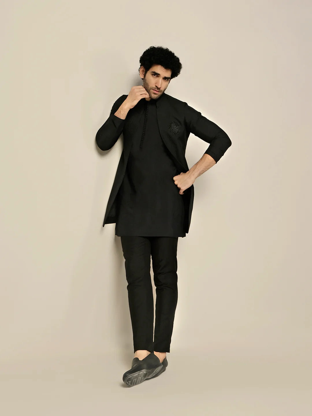 Kisah Men's Black Regular Trouser