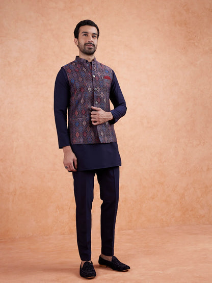 Kisah Men's Blue-Multicolor Short Jacket