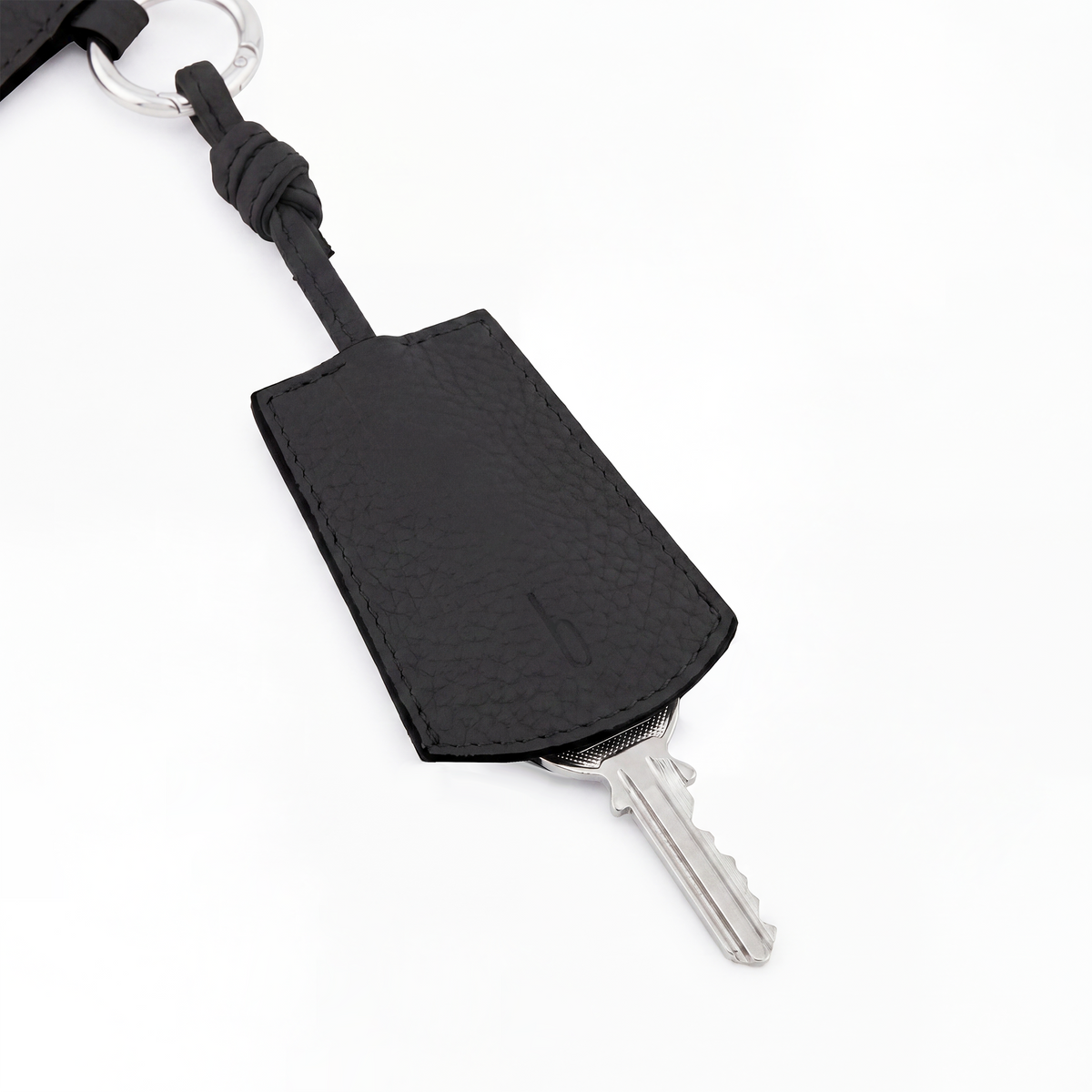LARRY KEYCHAIN PEBBLE BLACK