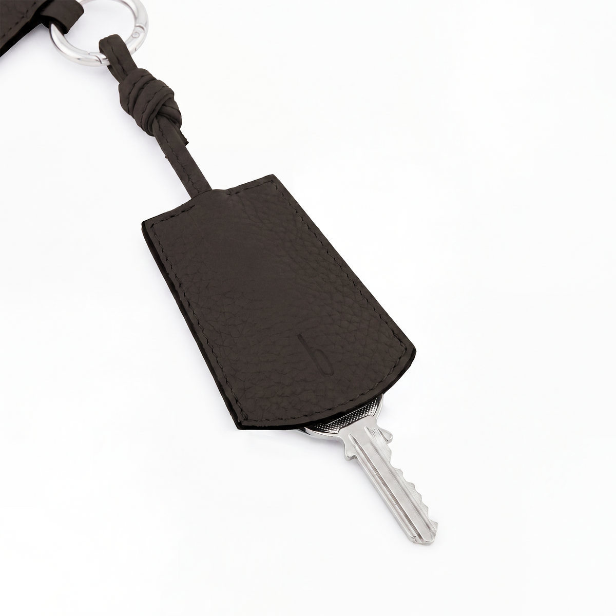 LARRY KEYCHAIN PEBBLE DARK BROWN