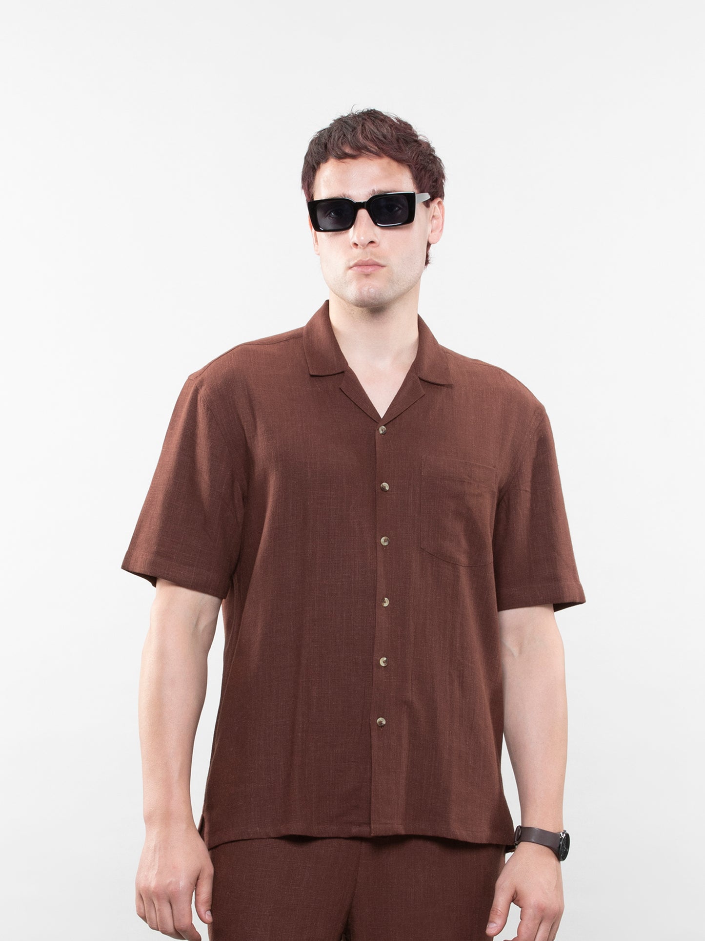 Short-sleeve linen shirt