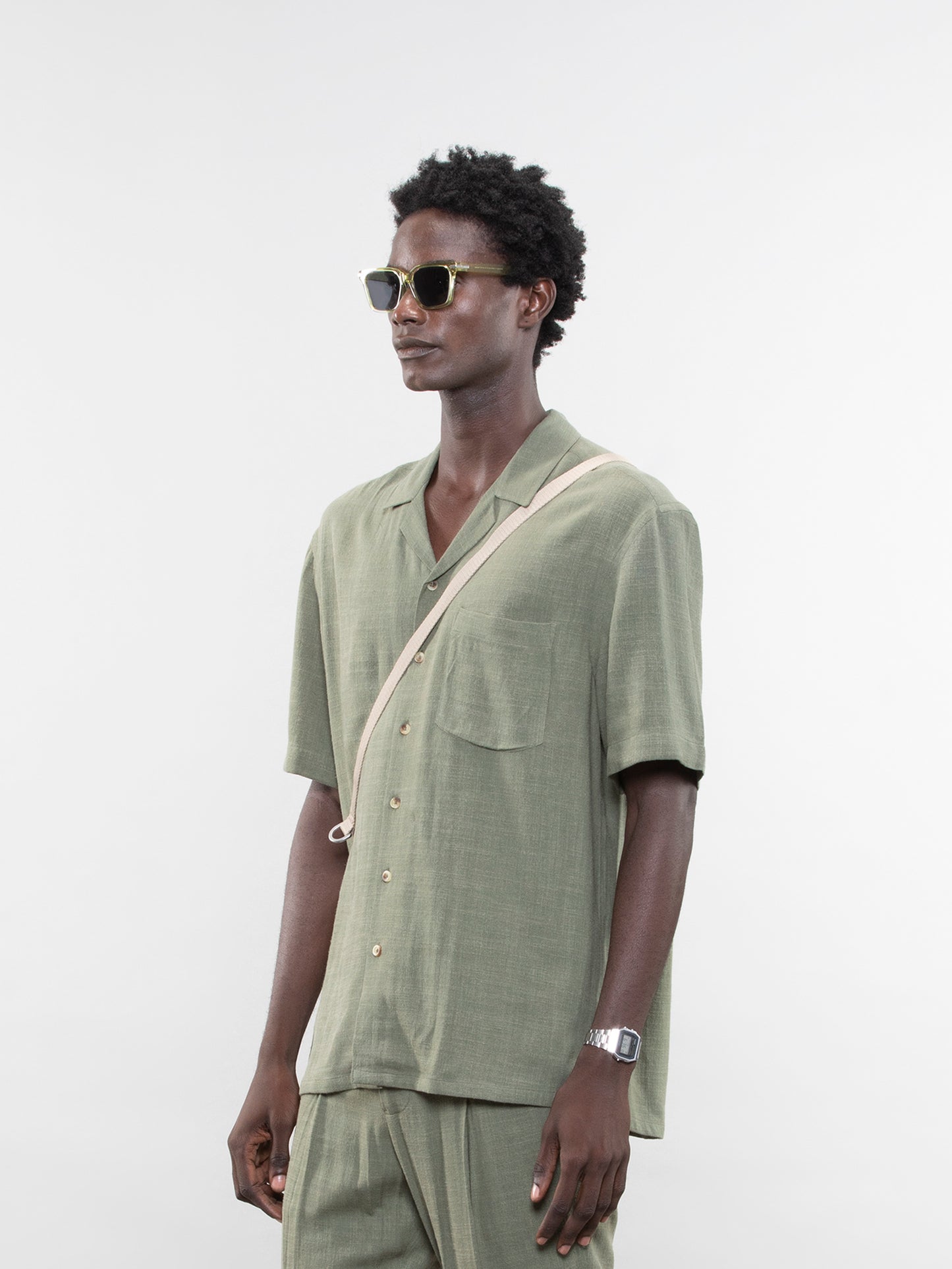 Short-sleeve linen shirt