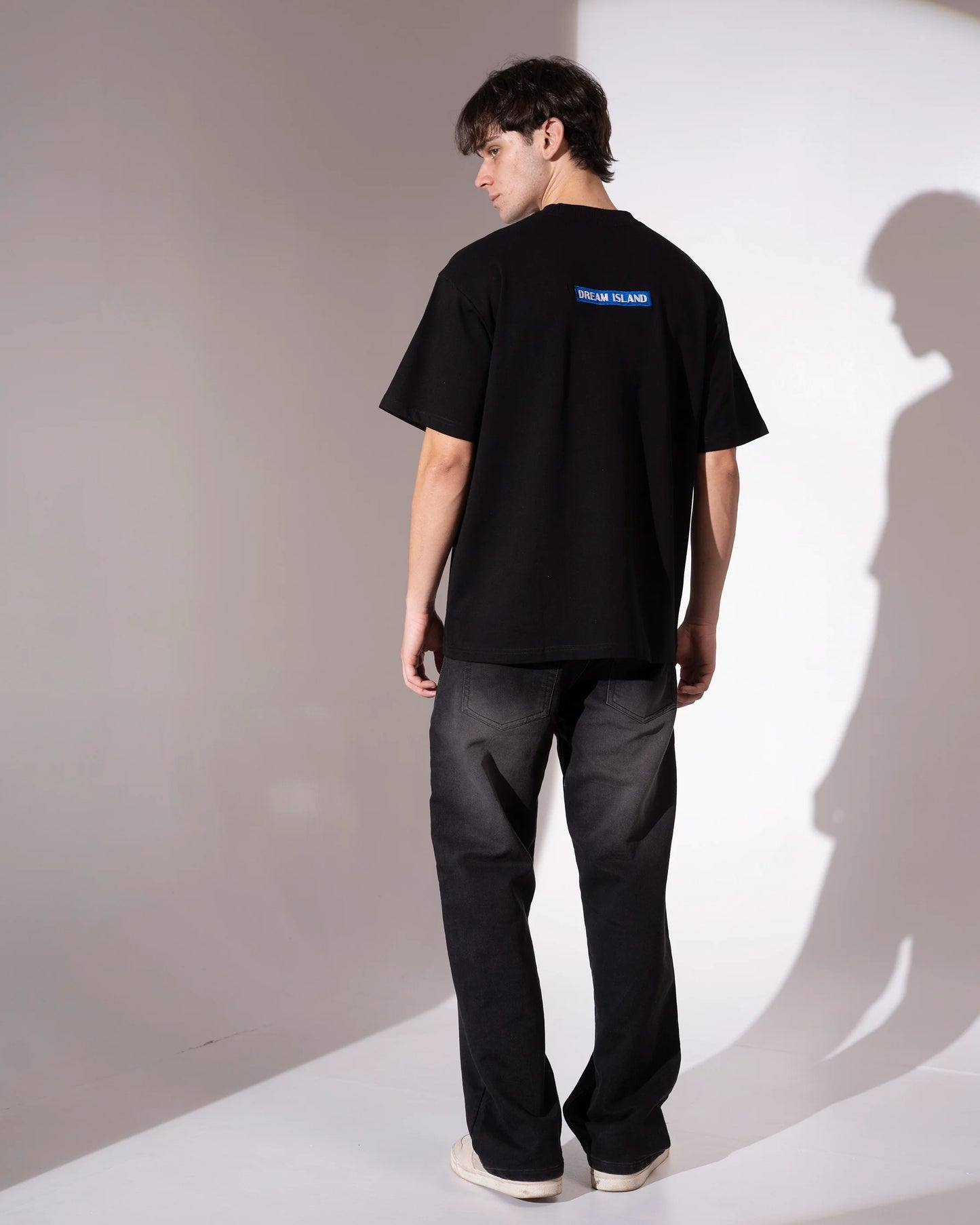 MAPLE LEAF T-SHIRT - BLACK