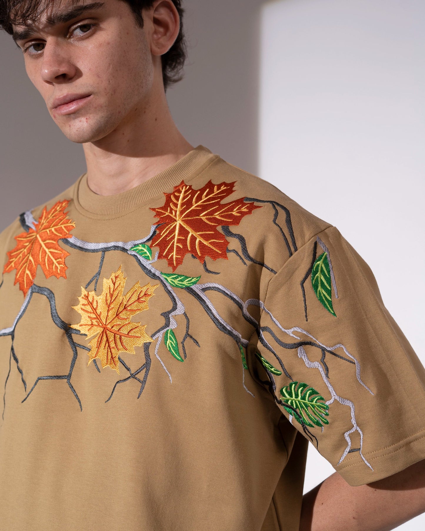 MAPLE LEAF T-SHIRT - KHAKI