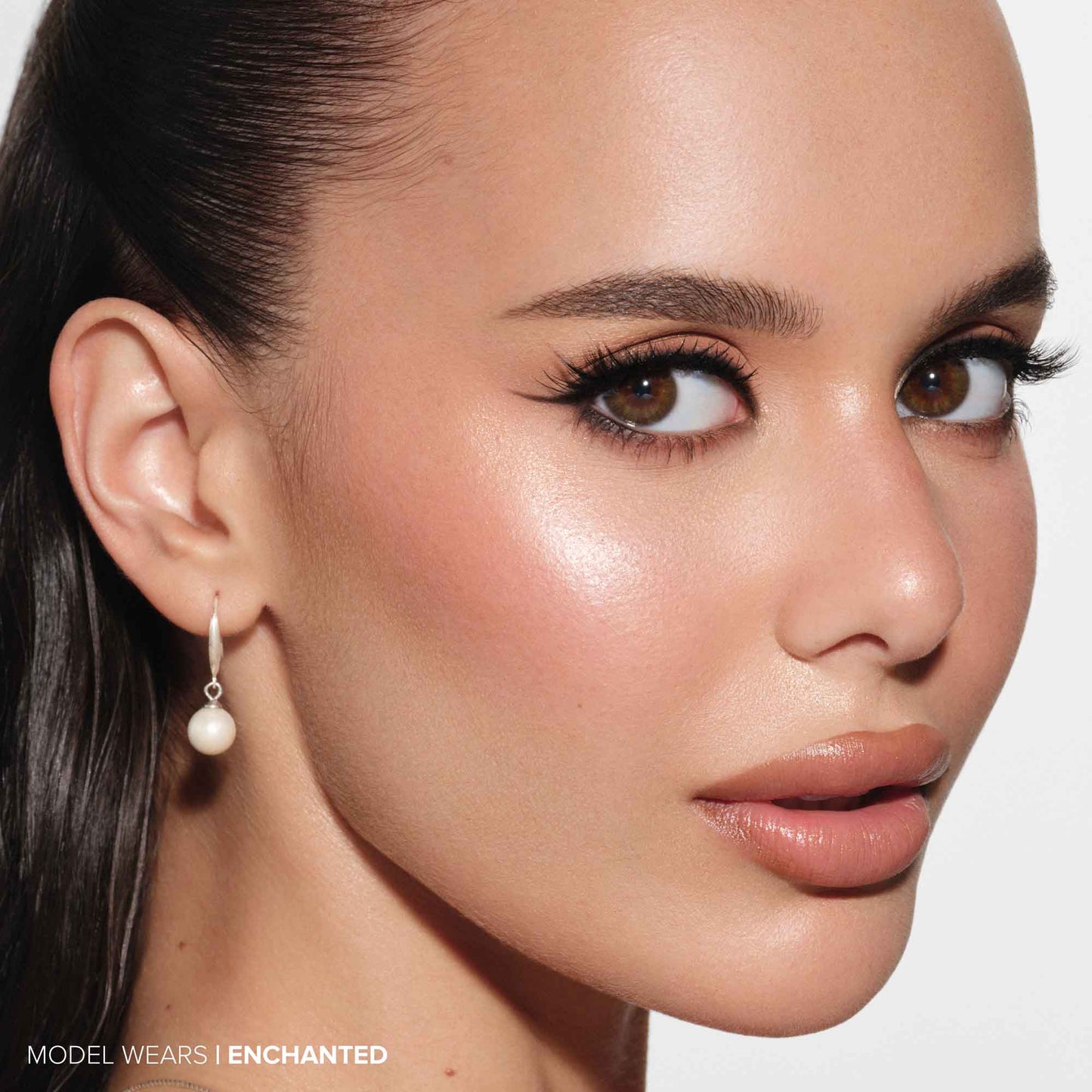 Glow Seeker Highlighter | Anastasia Beverly hills at Broadway