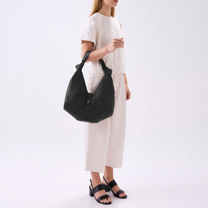 NELLI HOBO PEBBLE BLACK