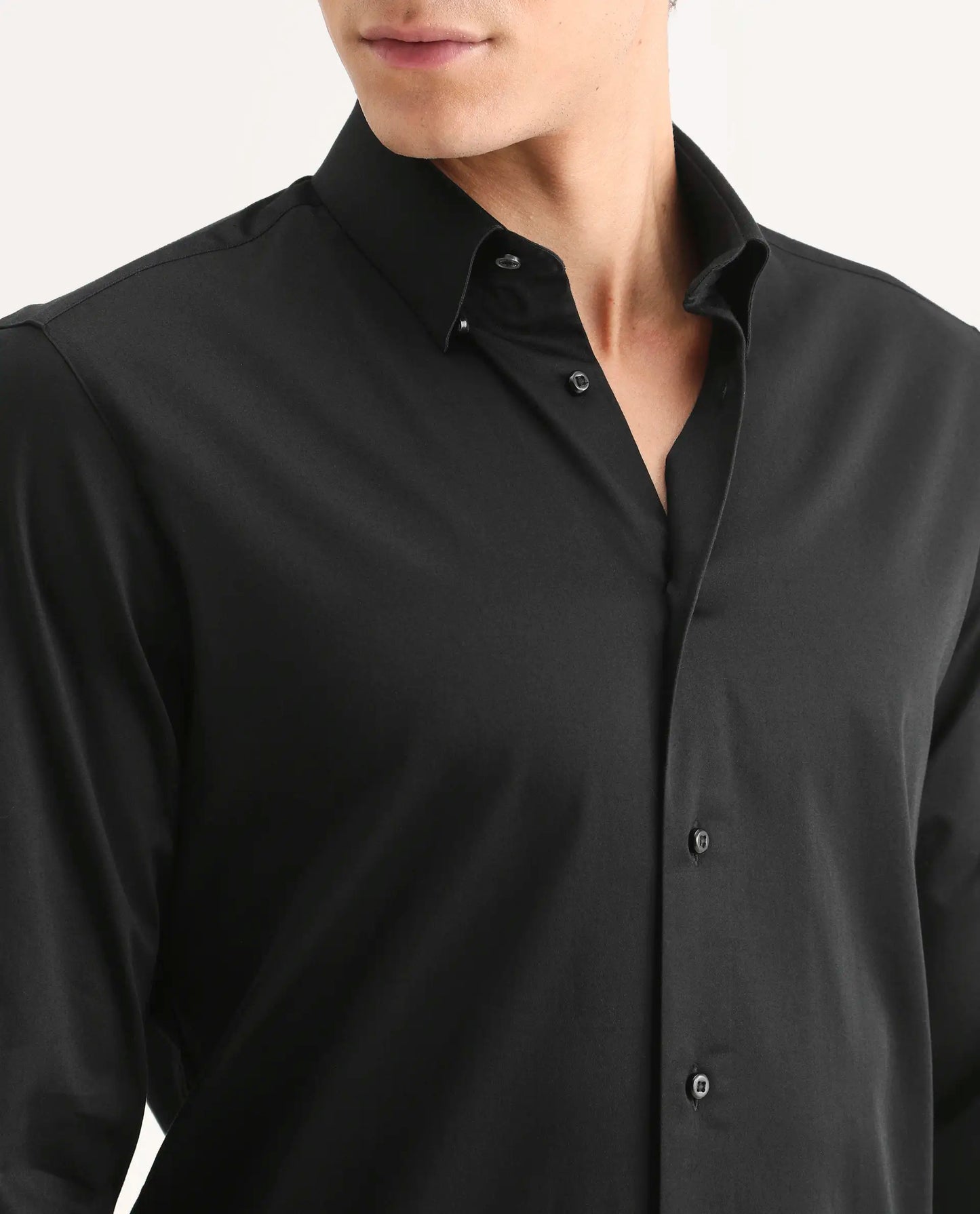Rare Rabbit Men's Como-27 Black Cotton Blend Fabric Full Sleeve Spread Collar Regular Fit Plain Shirt | Rare Rabbit at Broadway
