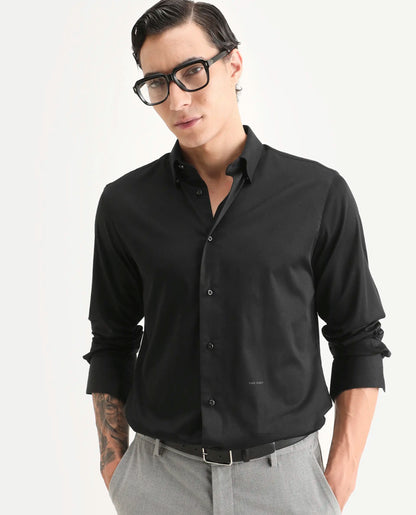 Rare Rabbit Men's Como-27 Black Cotton Blend Fabric Full Sleeve Spread Collar Regular Fit Plain Shirt | Rare Rabbit at Broadway