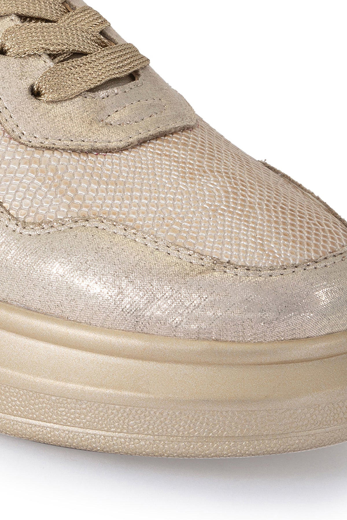 Groove Classic Sneakers