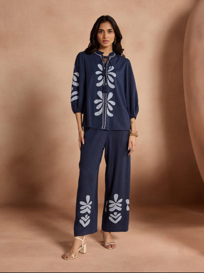 Margot AppliquÃ© Top | Style Island at Broadway