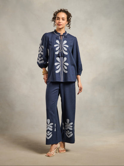 Margot AppliquÃ© Top | Style Island at Broadway