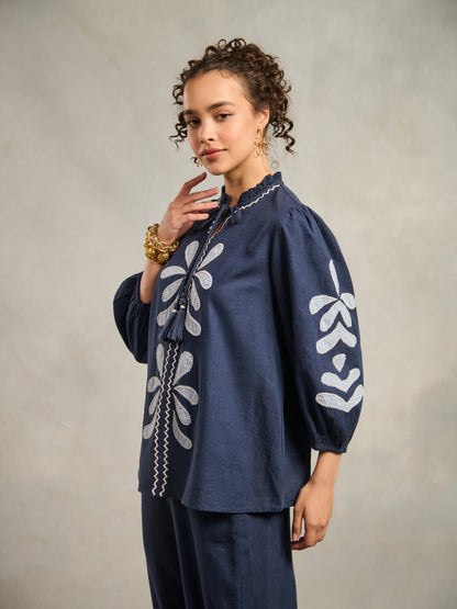 Margot AppliquÃ© Top | Style Island at Broadway