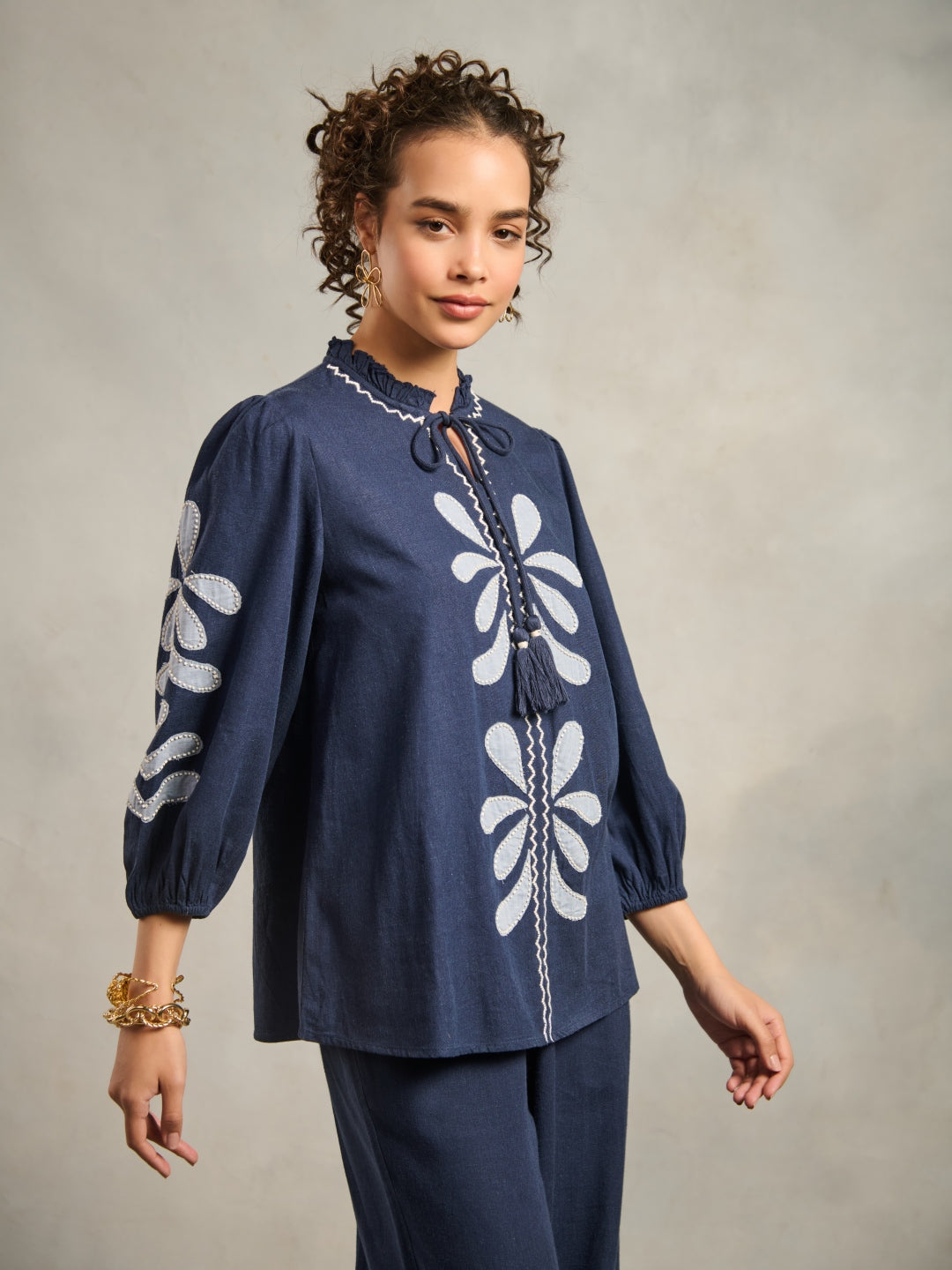 Margot AppliquÃ© Top | Style Island at Broadway
