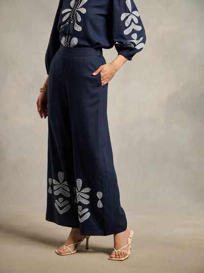 Margot AppliquÃ© Pants | Style Island at Broadway