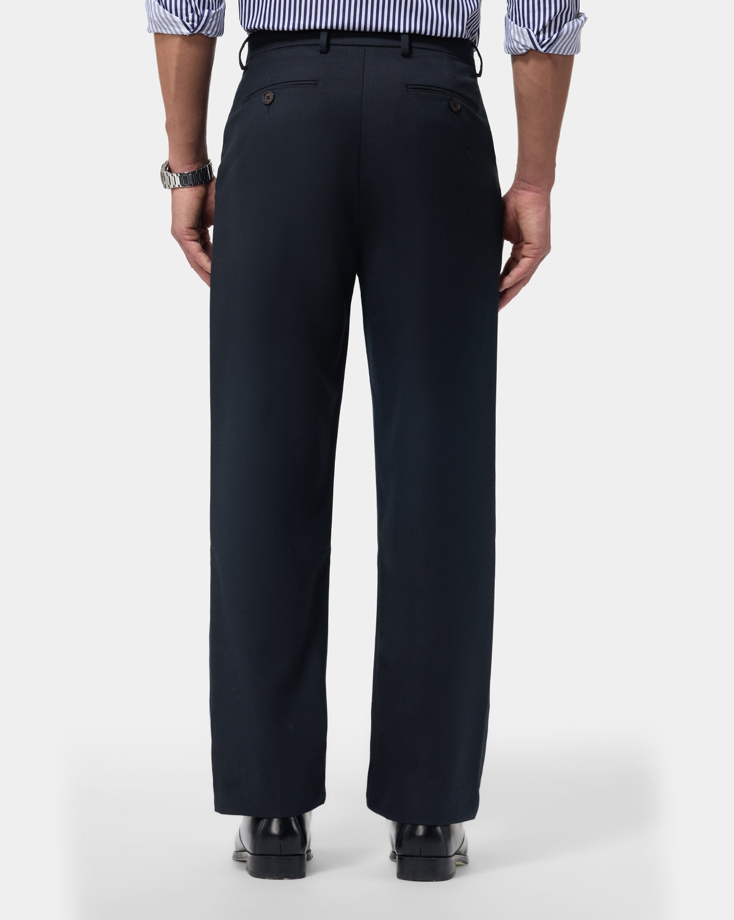 The Relaxed Textured Runway Pant Navy