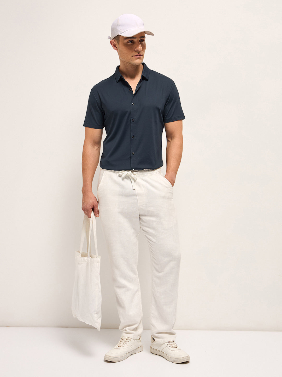 Men's Solid Slim Fit Water Repellent Performance Shirt TBH-HORMET-BL