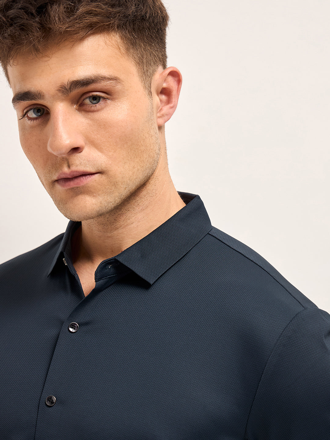 Men's Solid Slim Fit Water Repellent Performance Shirt TBH-HORMET-BL