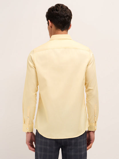 Men Herringbone Woven Design Tailored Fit Formal Shirt TBH-KURLO-YL