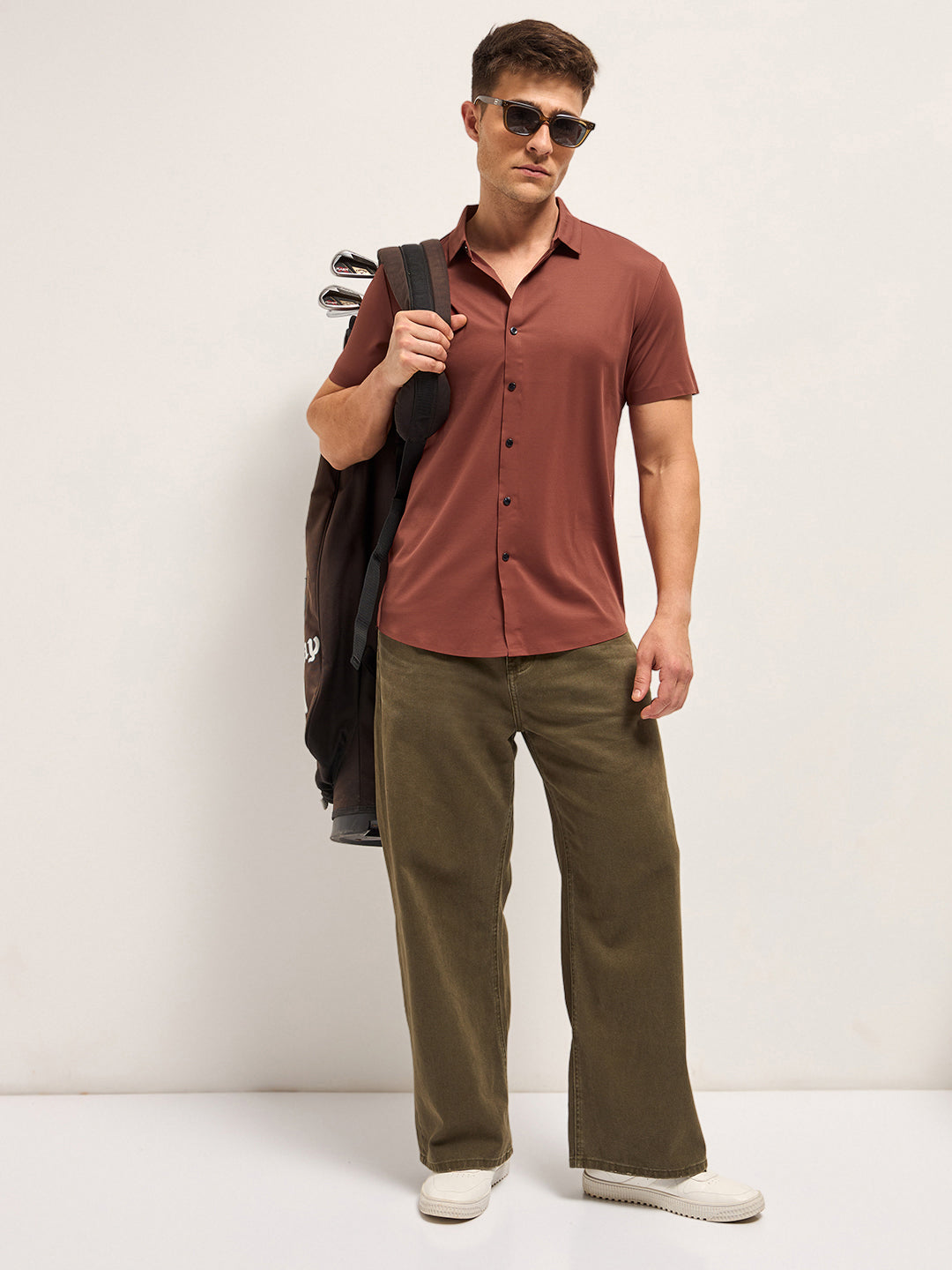 Men's Solid Slim Fit Water Repellent Performance Shirt TBH-MASARY-RD