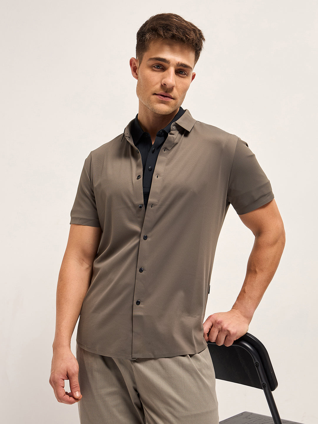 Men's Solid Slim Fit Water Repellent Performance Shirt TBH-OBREG-KH