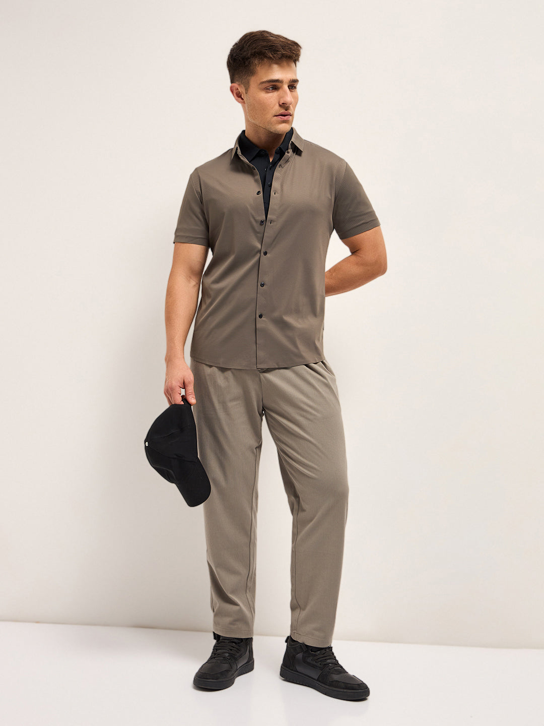 Men's Solid Slim Fit Water Repellent Performance Shirt TBH-OBREG-KH