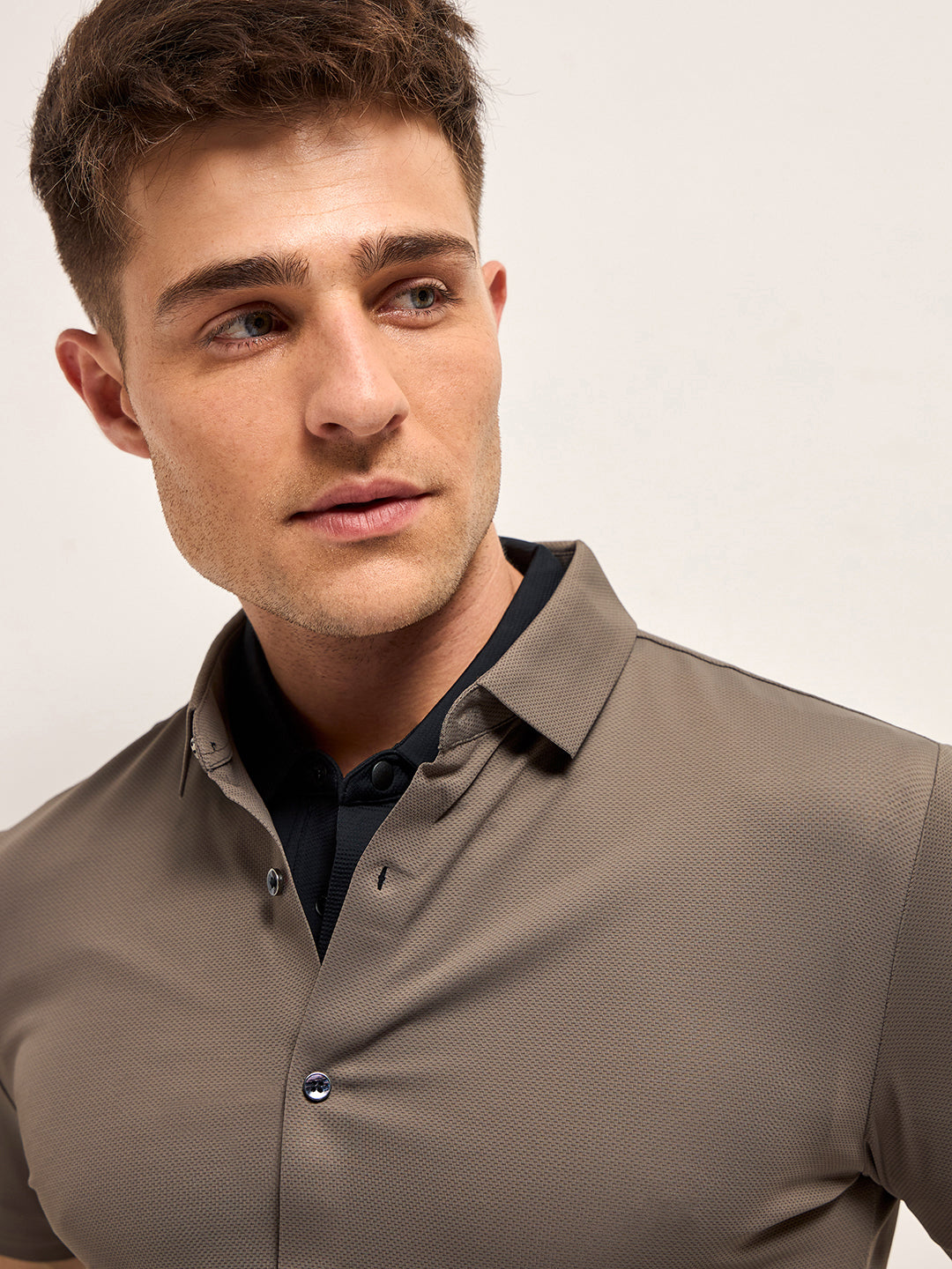 Men's Solid Slim Fit Water Repellent Performance Shirt TBH-OBREG-KH