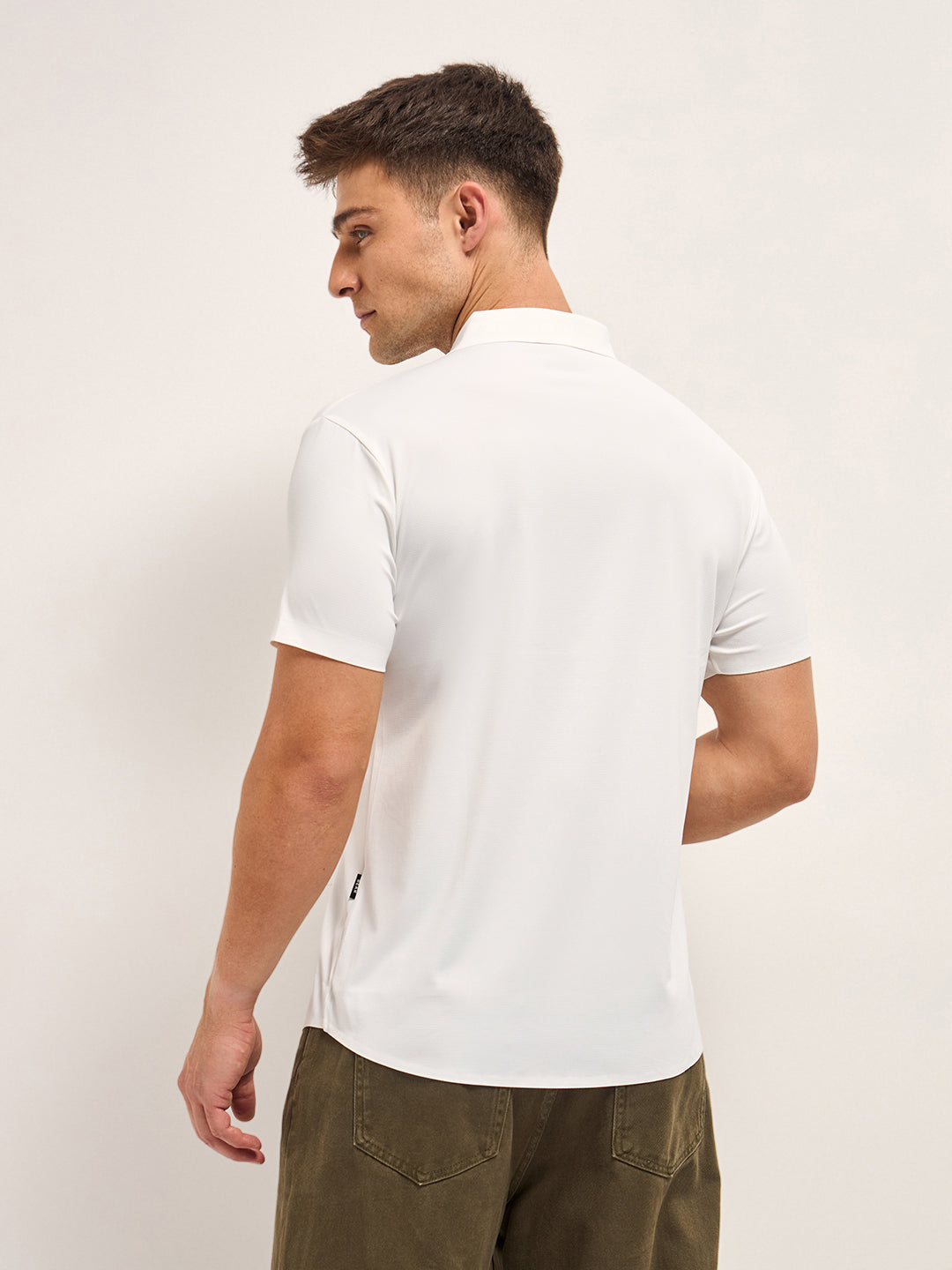 Men's Solid Slim Fit Water Repellent Performance Shirt TBH-ORBIK-WH