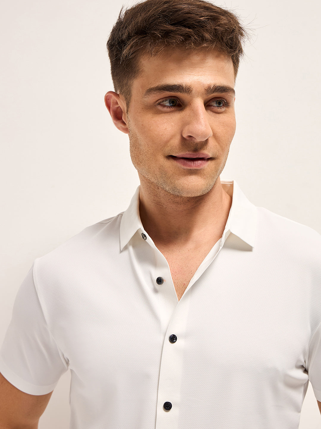 Men's Solid Slim Fit Water Repellent Performance Shirt TBH-ORBIK-WH