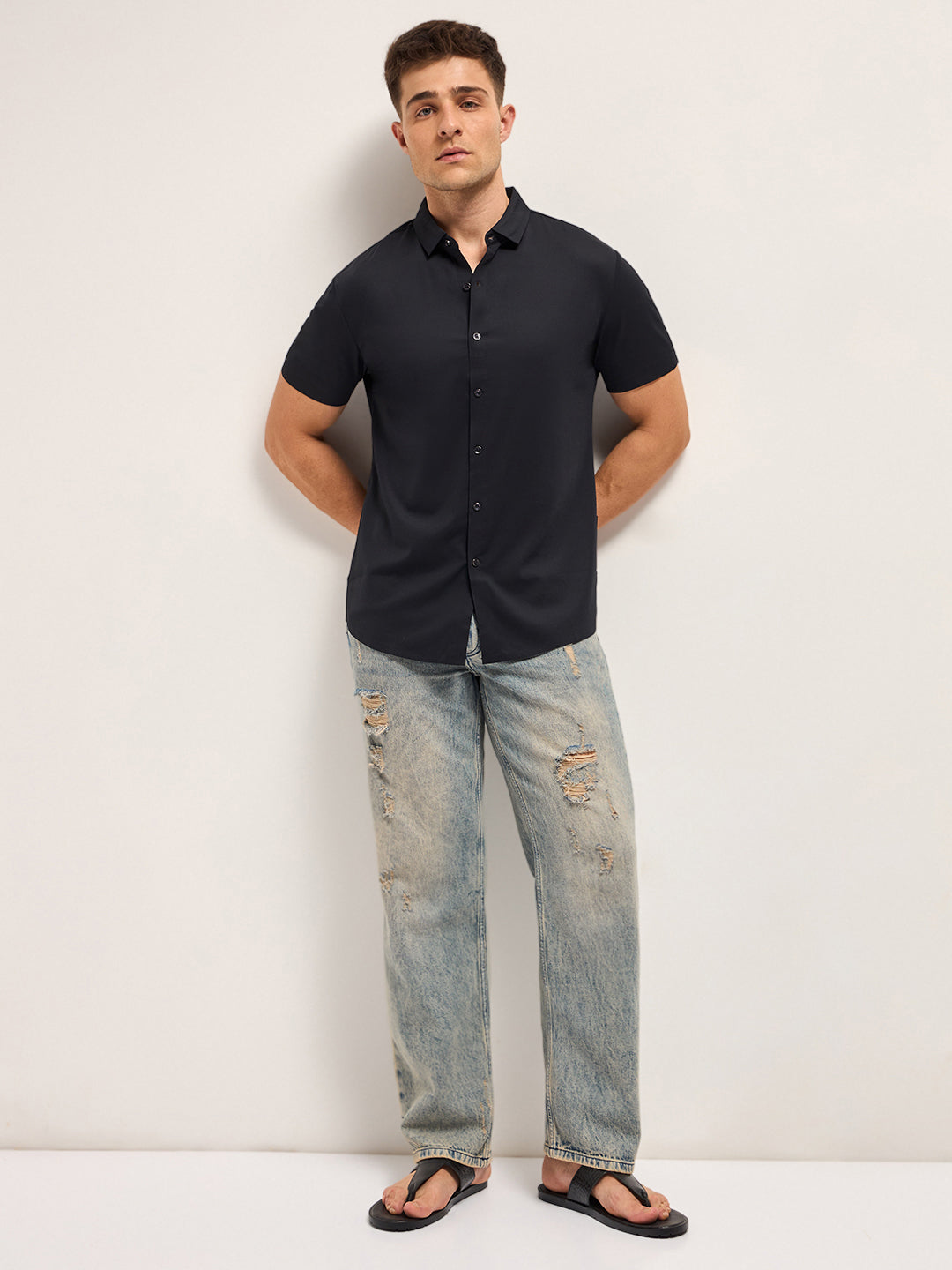 Men's Solid Slim Fit Water Repellent Performance Shirt TBH-PLOYER-BK