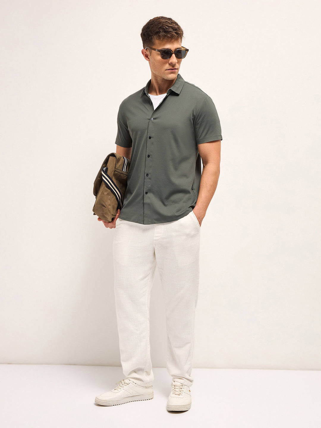 Men's Solid Slim Fit Water Repellent Performance Shirt TBH-REGIN-GR