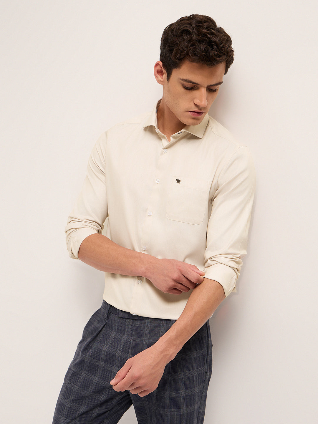 Men Herringbone Woven Design Tailored Fit Formal Shirt TBH-WURKO-CR