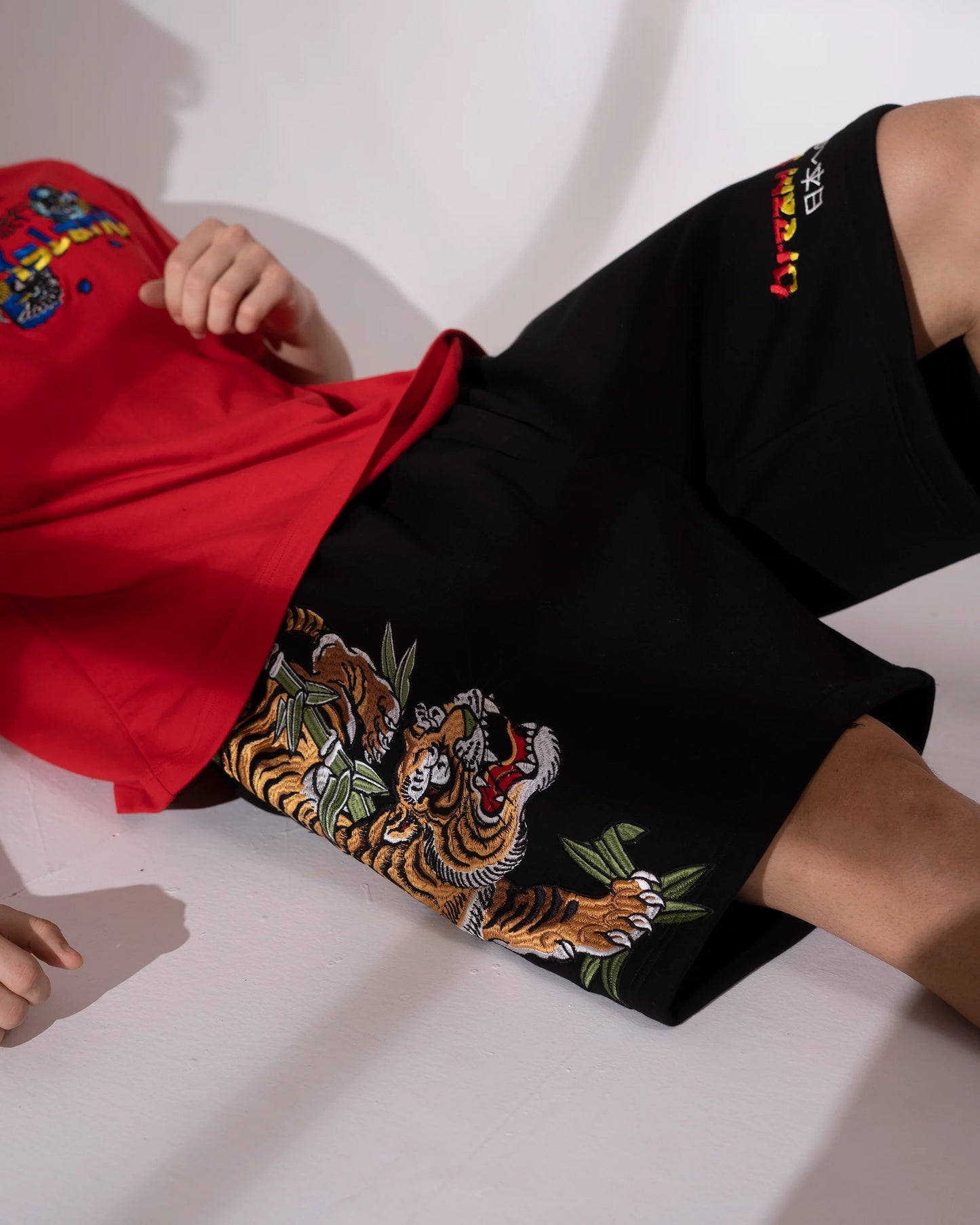 TOKYO ROAR SHORTS - BLACK