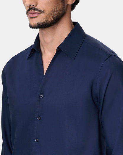The Signature V Cut Runway Shirt Navy
