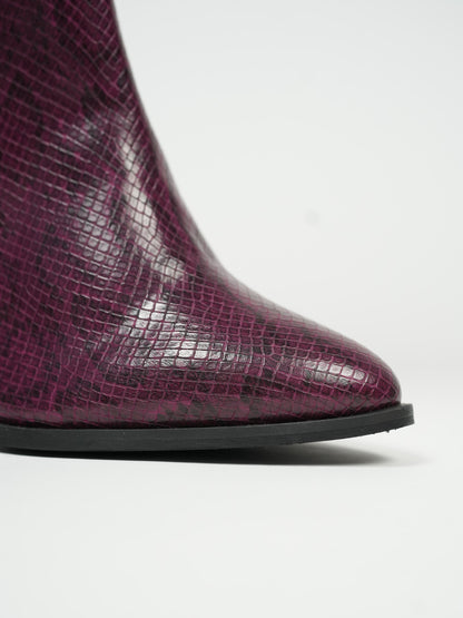 Nagini Burgundy | Theater at Broadway