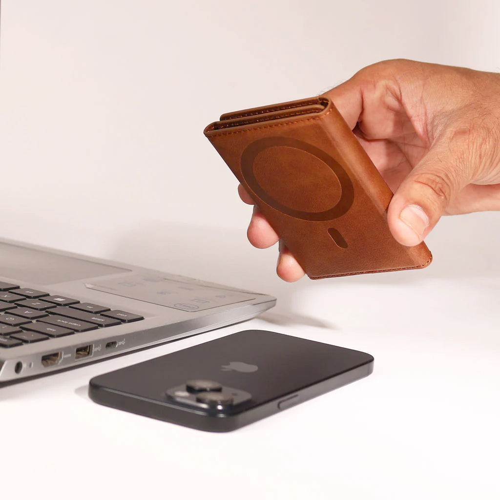 Bigsmall MagFold Wallet Tan