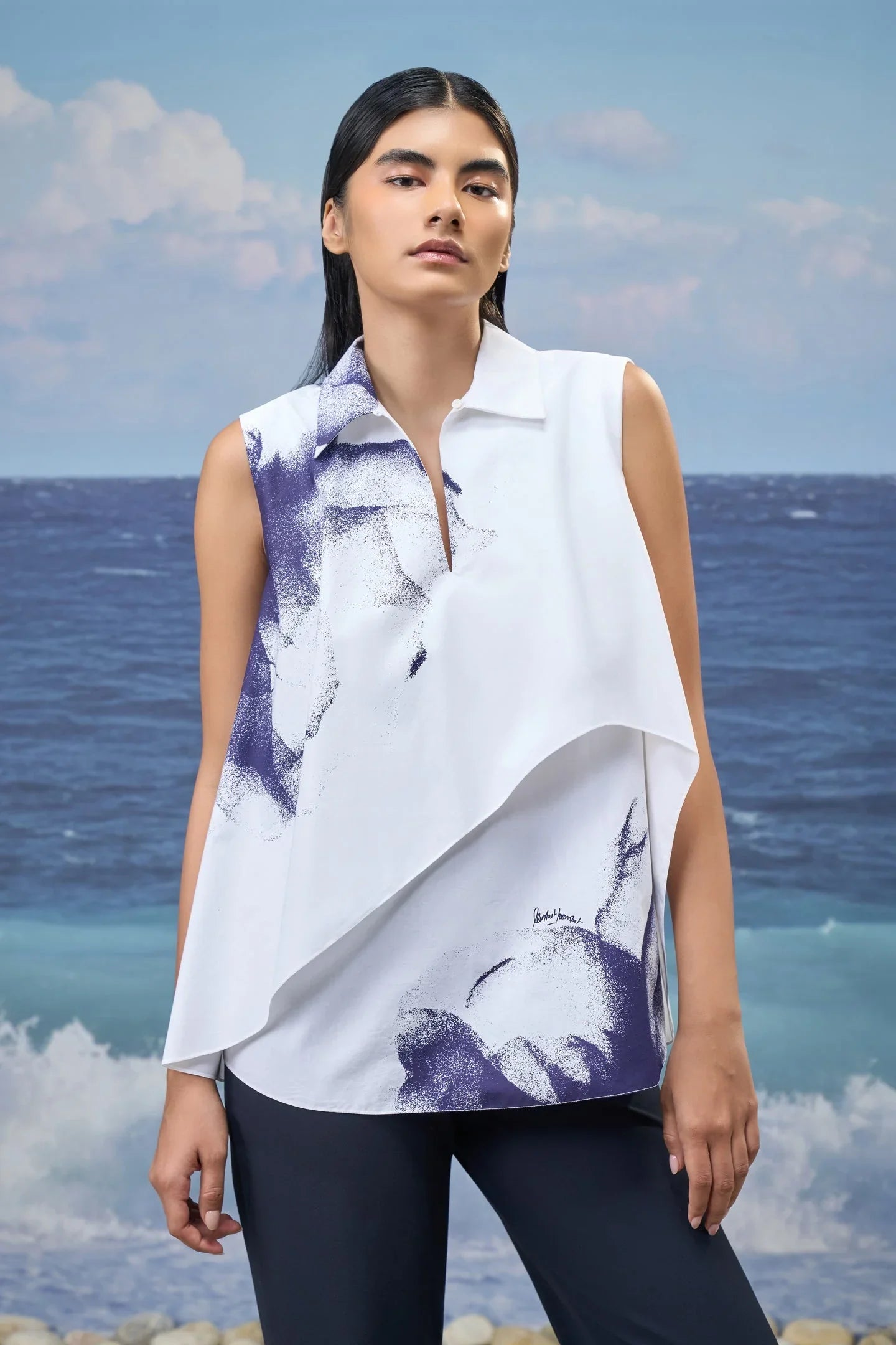 Abstract Graphic Cotton Poplin Top – White & Navy