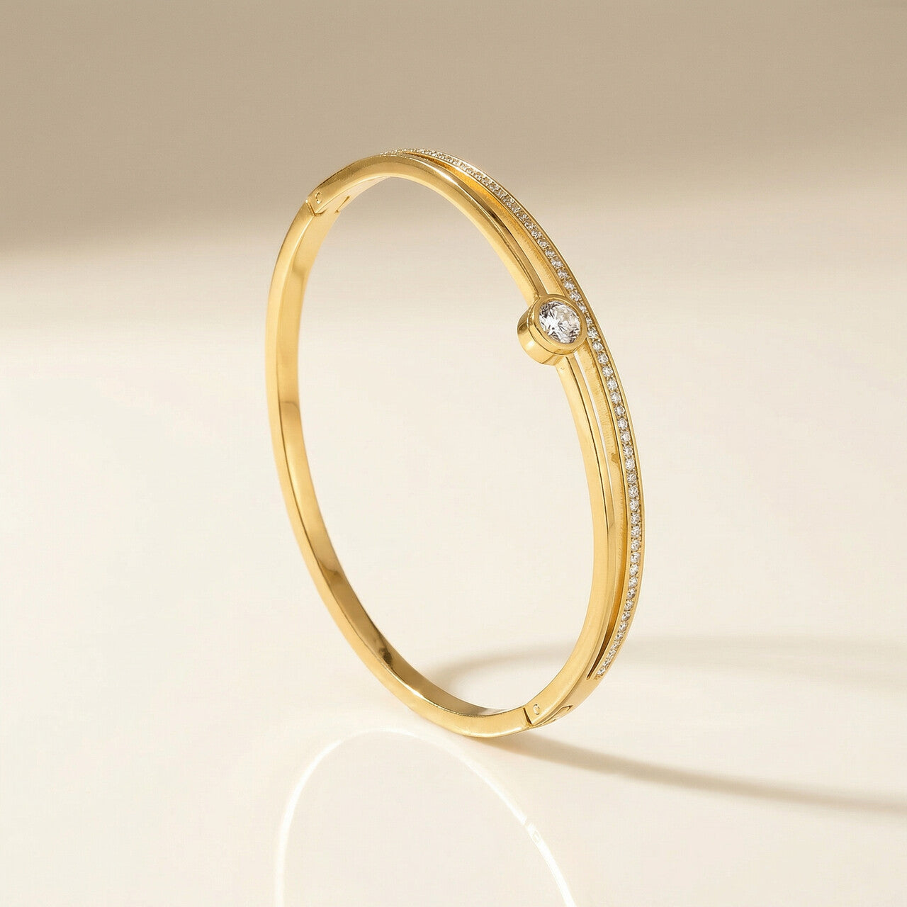 Women's Exquisite 18K Gold-Plated Bracelet with Stones