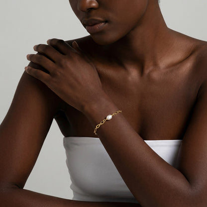 Golden Pearl Centered Chain Bracelet