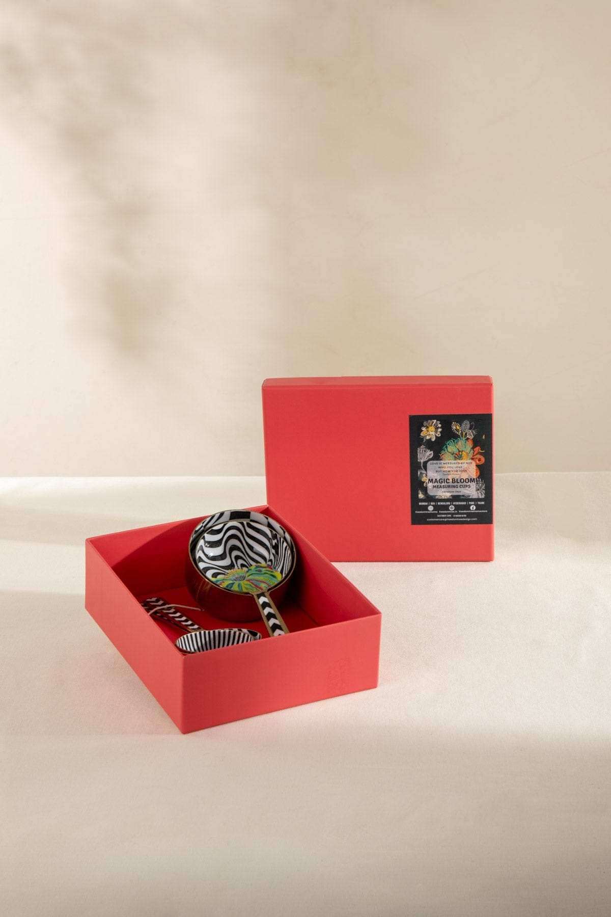 Magic Blooms Steel Measuring Cup Set