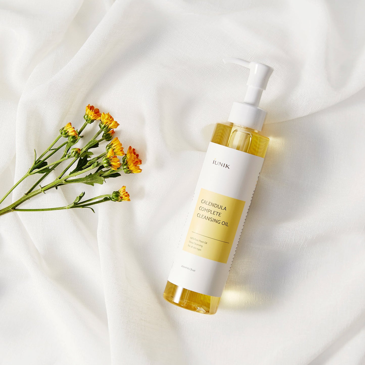 Iunik Calendula Complete Cleansing Oil 200ml | Iunik at Broadway