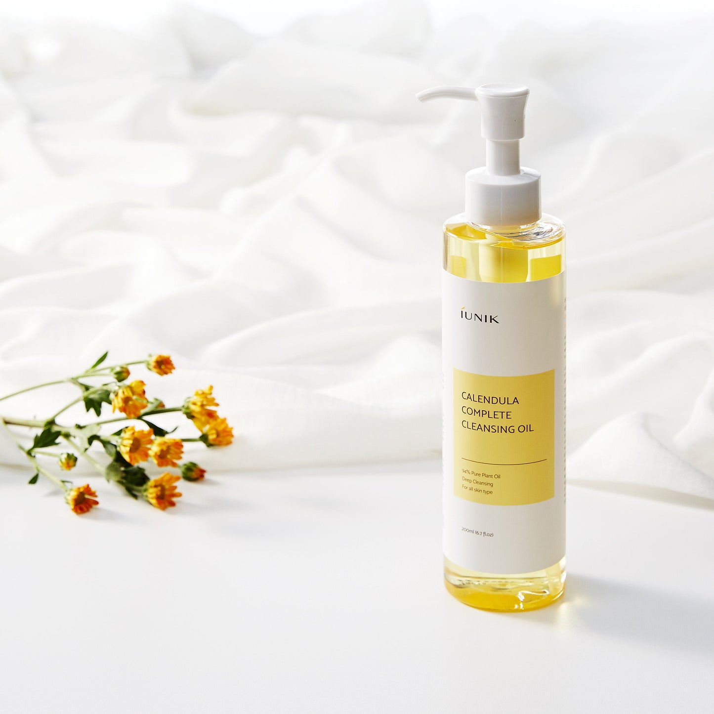 Iunik Calendula Complete Cleansing Oil 200ml | Iunik at Broadway