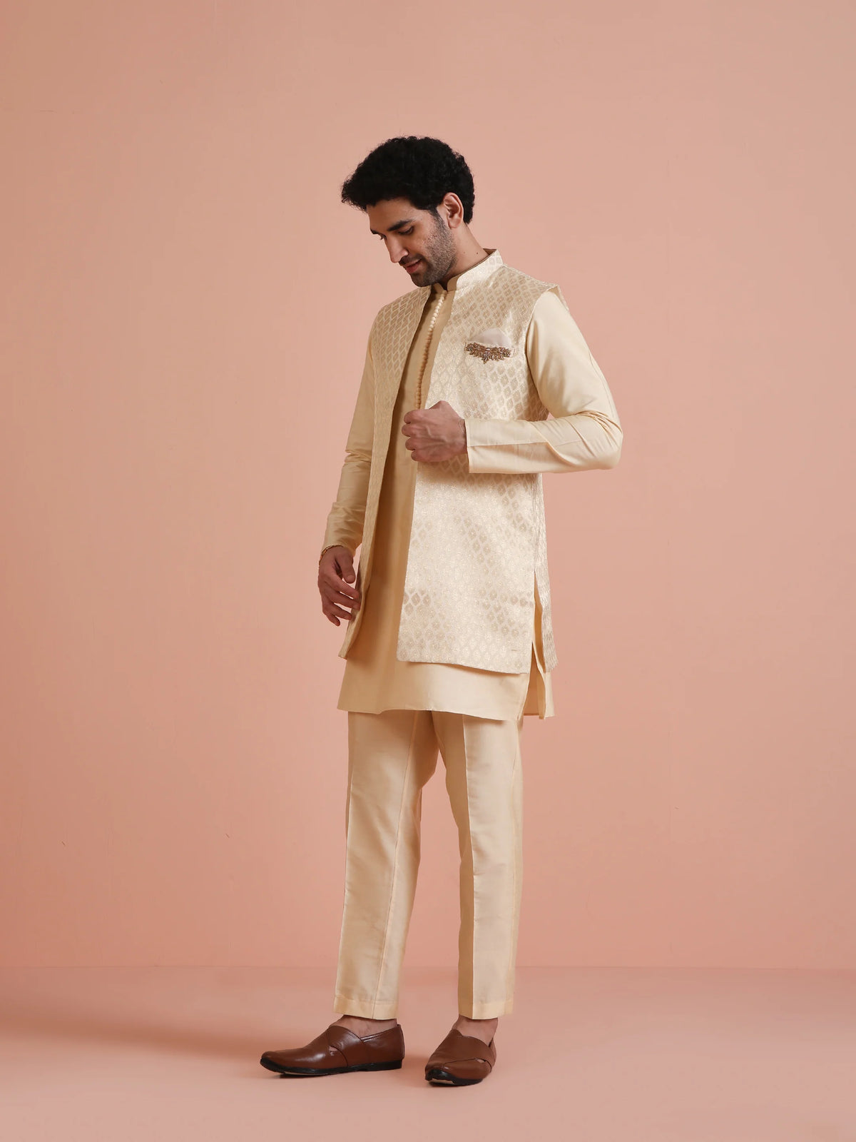 Kisah Men's Cream Short Jacket