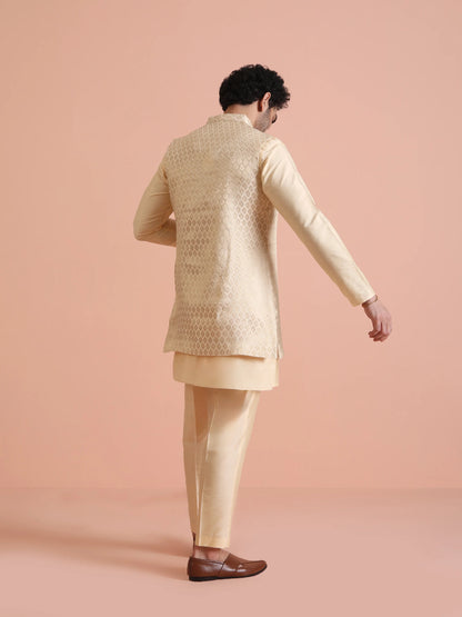 Kisah Men's Cream Short Jacket