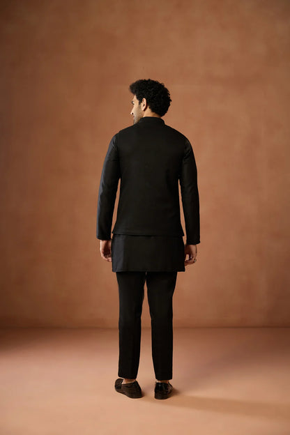 Kisah Men's Jet-Black Regular Trouser