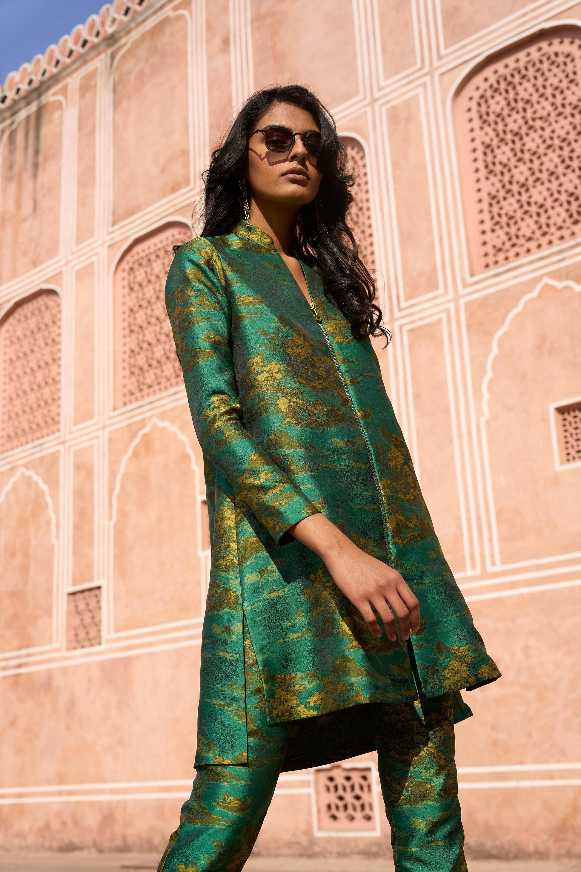PATTERNED BROCADE LONGLINE TOP | Dash and Dot at Broadway