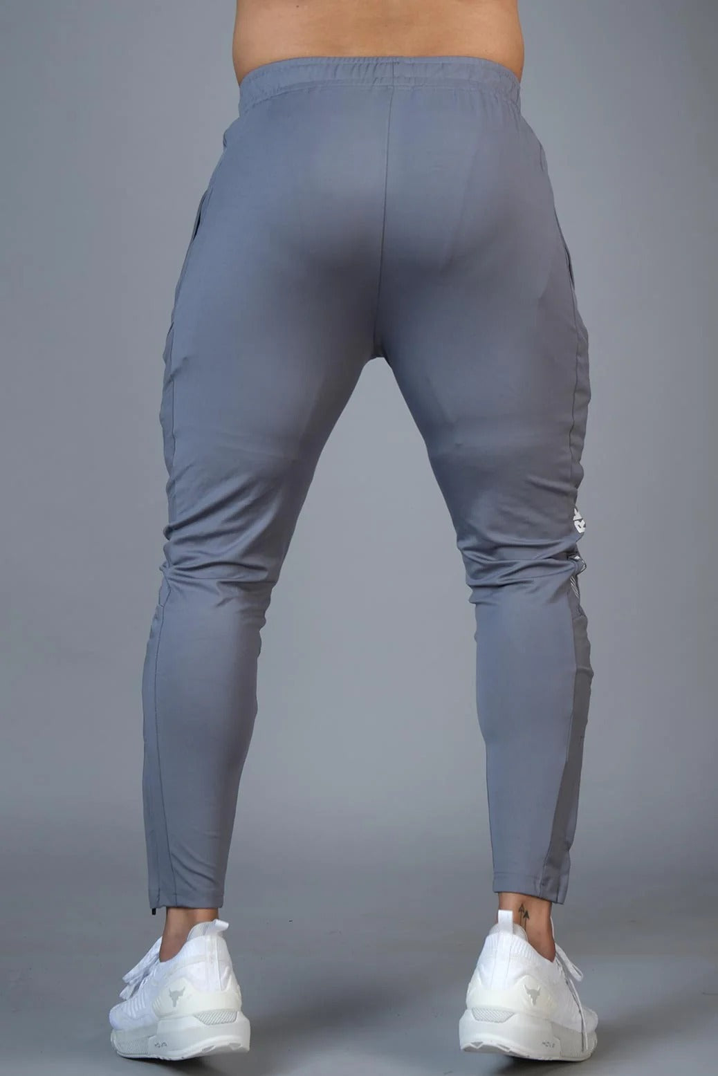 Hybrid Slim Tracks Light Grey | Fuaark at Broadway