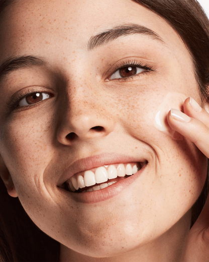 Dramatically Different Moisturizing Gel Tube   - 50 ml | CLINIQUE at Broadway
